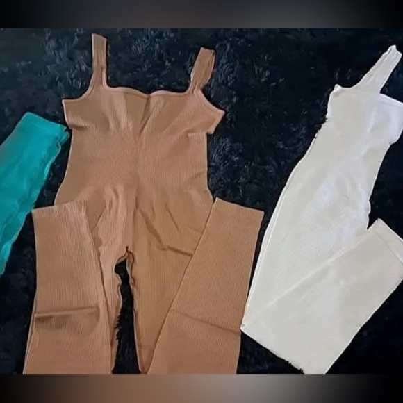 $5 Active and Reduce shipping!
MRIGNT ACTIVE WEAR PALLET PULLS - Picture 5 of 13